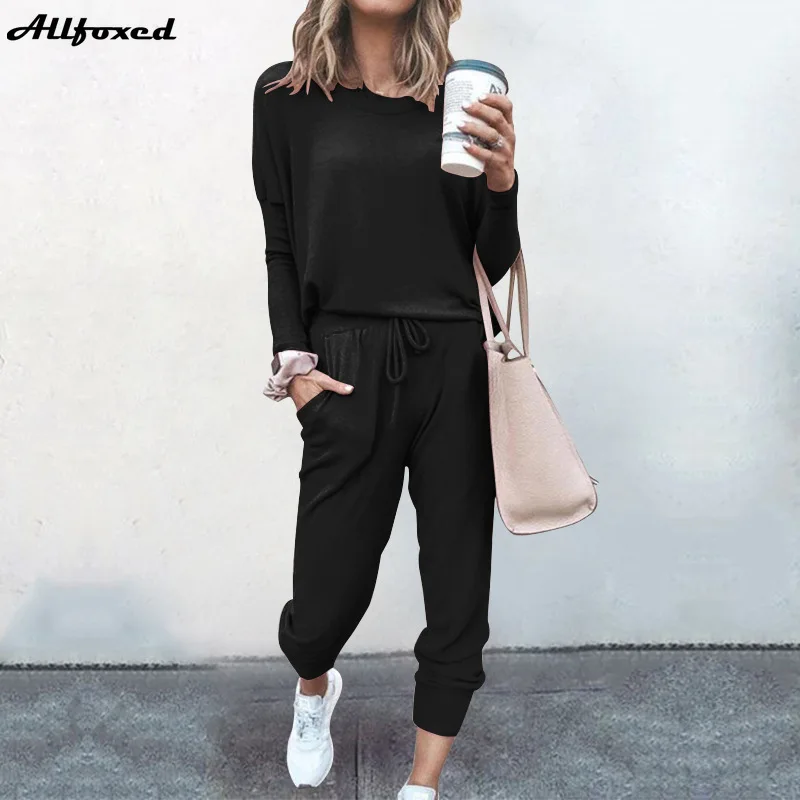 Tracksuit Women 2 Piece Set Loose Comfortable Simple Style Solid Color Long Sleeve Casual Suit Clothes 2020 top Spring Autumn
Tracksuit Women 2 Piece Set Loose Comfortable Simple Style Solid Color Long Sleeve Casual Suit Clothes 2020 top Spring Autumn
