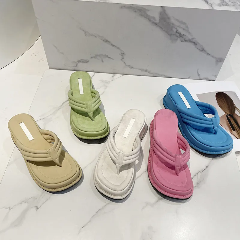 Shoes Rubber Flip Flops Slippers Casual Platform Slipers Women Slides Hawaiian Luxury Summer Flats 2021 Fashion Rome PU Slippers
Shoes Rubber Flip Flops Slippers Casual Platform Slipers Women Slides Hawaiian Luxury Summer Flats 2021 Fashion Rome PU Slippers