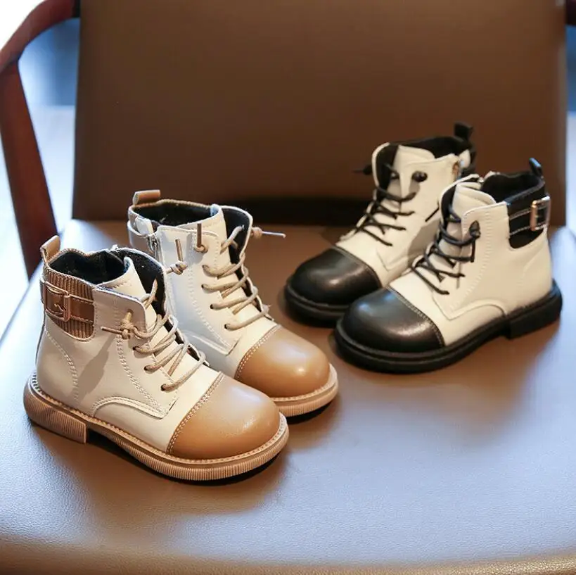 New Children Shoes Boots for Children Size 26-36 Martin Boots for Girl PU Leather Waterproof Winter Kids Snow Shoes Girls Boots 
New Children Shoes Boots for Children Size 26-36 Martin Boots for Girl PU Leather Waterproof Winter Kids Snow Shoes Girls Boots