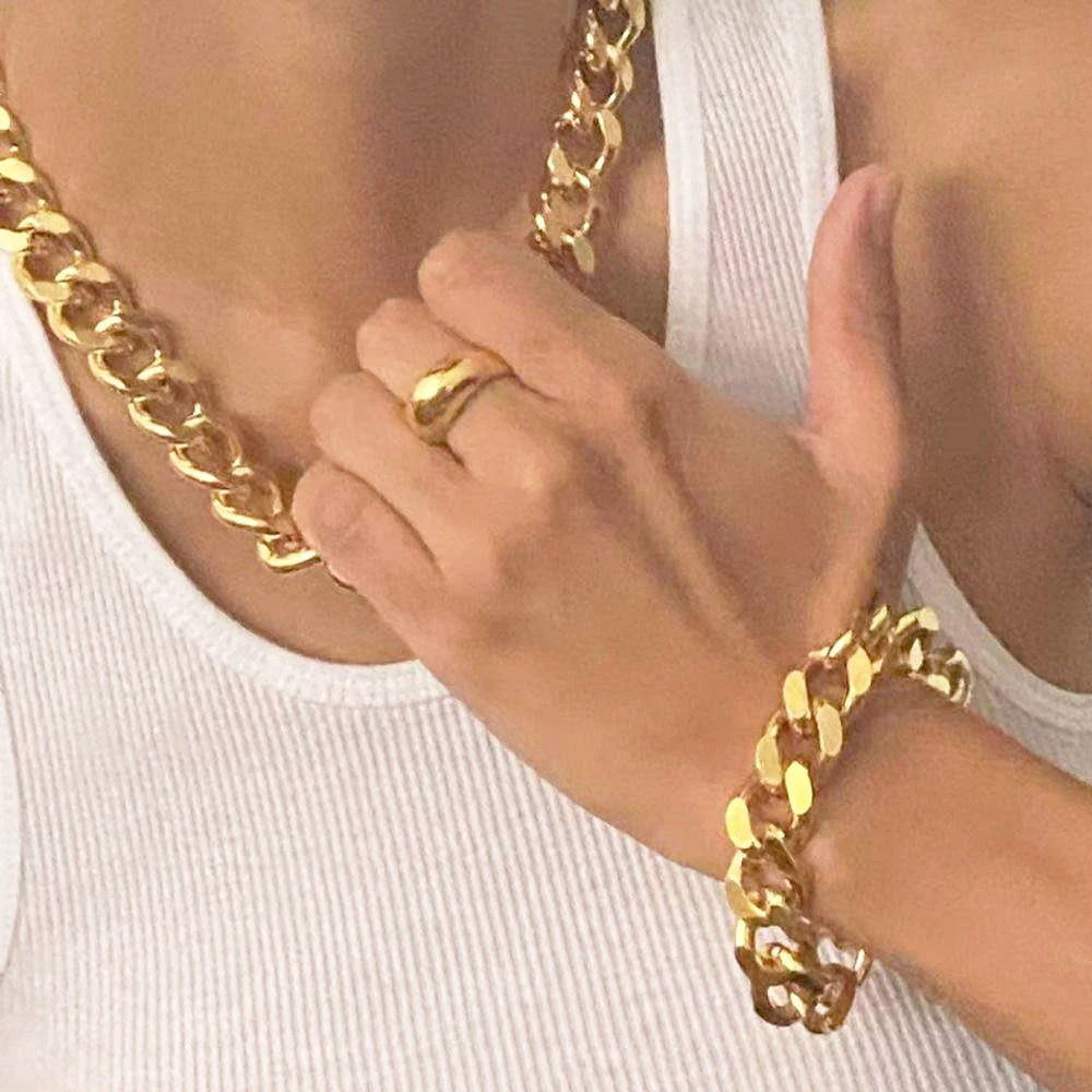 8/9/11/13/15mm Width Stainless Steel Gold Plated Men Women Thick Cuban Bracelet Hand Chain Couple Jewelry Wholesale Dropshipping
8/9/11/13/15mm Width Stainless Steel Gold Plated Men Women Thick Cuban Bracelet Hand Chain Couple Jewelry Wholesale Dropshipping