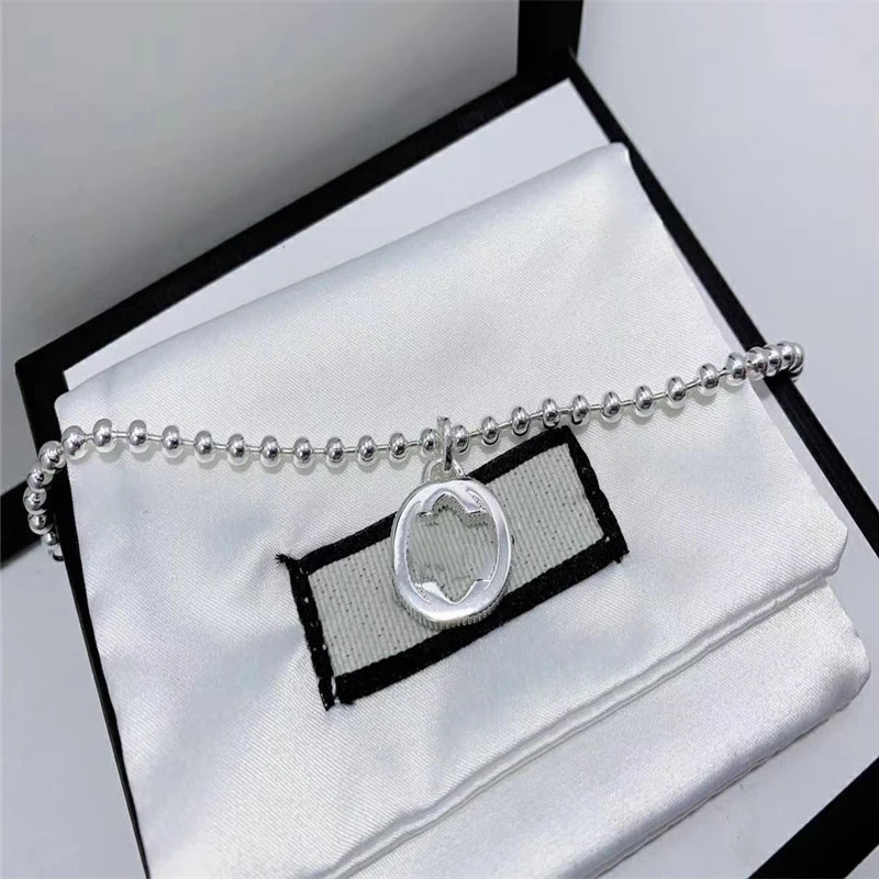 1:1 925 Sterling Silver Classic Fashion Personality Style Letter Pendant Round Bead Bracelet, Ladies Temperament Holiday Gift
1:1 925 Sterling Silver Classic Fashion Personality Style Letter Pendant Round Bead Bracelet, Ladies Temperament Holiday Gift