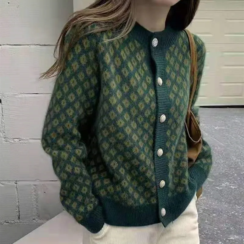 Vintage Cardigan Sweater Women's Knitted Coat Autumn Winter Harajuku Cardigan Single-breasted Sweater
Vintage Cardigan Sweater Women's Knitted Coat Autumn Winter Harajuku Cardigan Single-breasted Sweater
