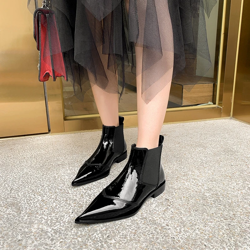 Low Heels Classic Black Chelsea Boots Cow Leather Pointed Toe Slip on Ankle Boots for Women 2019 Autumn New Elastic Band Boots 
Low Heels Classic Black Chelsea Boots Cow Leather Pointed Toe Slip on Ankle Boots for Women 2019 Autumn New Elastic Band Boots