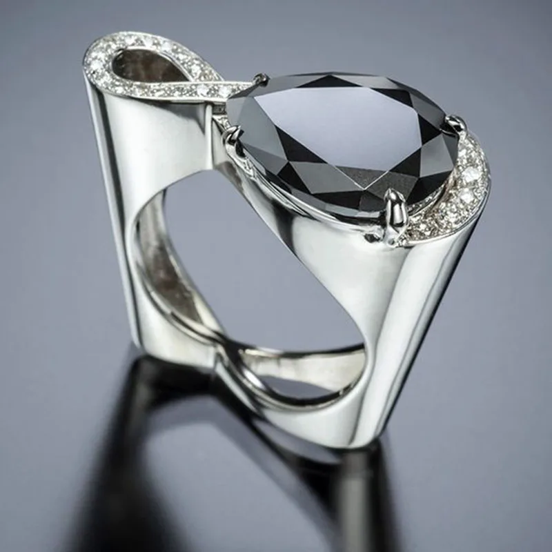 Unique Crystal Water Drop Zircon Stone Ring for Women Big Black Hollow Heart Ring Wedding Jewelry
Unique Crystal Water Drop Zircon Stone Ring for Women Big Black Hollow Heart Ring Wedding Jewelry