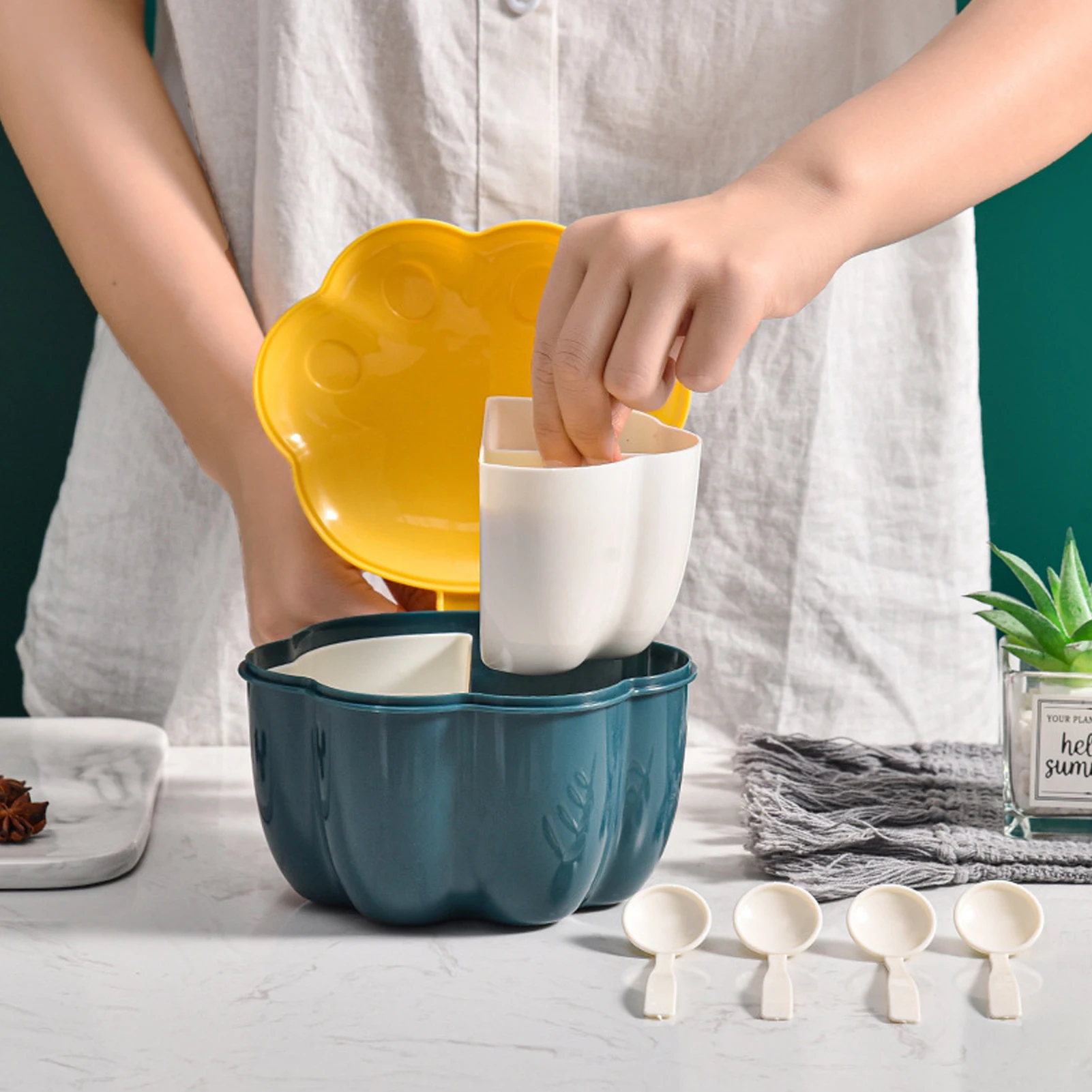 Креативная кошачья когтеобразная коробка для специй, бытовая кухонная коробка для хранения специй, сплошная банка для специй с 4 отделениям... 
Креативная кошачья когтеобразная коробка для специй, бытовая кухонная коробка для хранения специй, сплошная банка для специй с 4 отделениям...