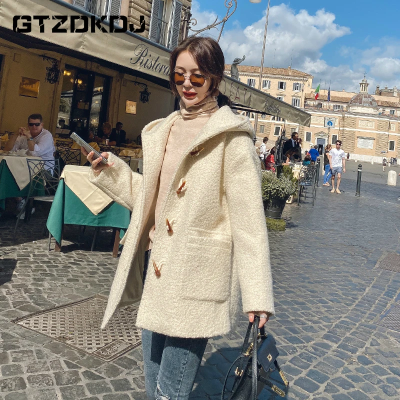 Winter 2020 Lamb Hair Short Coat Women's New Loose Solid Color Hooded Collar Single-breasted Wool Blend Women Jacket
Winter 2020 Lamb Hair Short Coat Women's New Loose Solid Color Hooded Collar Single-breasted Wool Blend Women Jacket