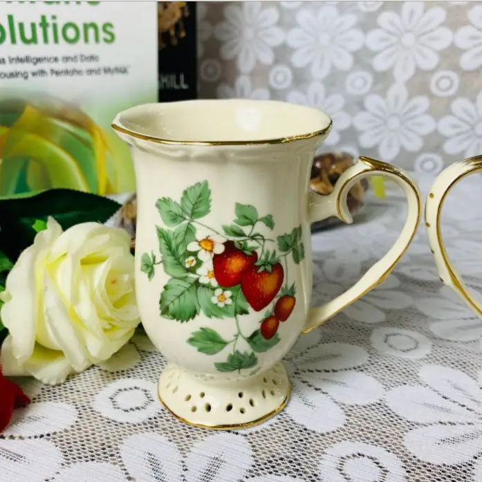 Extravagant European style insect butterfly wild strawberry Phnom Penh breakfast cup ceramic ins mug milk mug 
Extravagant European style insect butterfly wild strawberry Phnom Penh breakfast cup ceramic ins mug milk mug