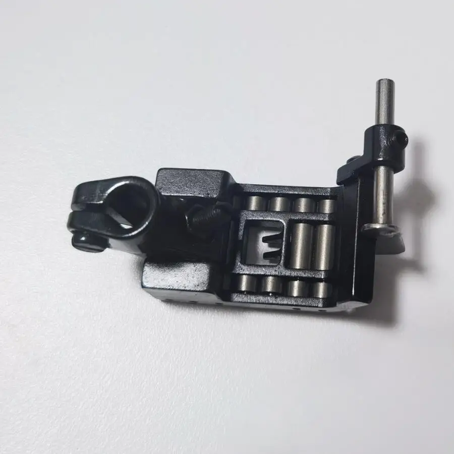 5.6MM 6.4MM R2500 Roller Foot Adjustable Presser Foot for Yamato Pegasus Siruba Sewing Machine Parts 
5.6MM 6.4MM R2500 Roller Foot Adjustable Presser Foot for Yamato Pegasus Siruba Sewing Machine Parts