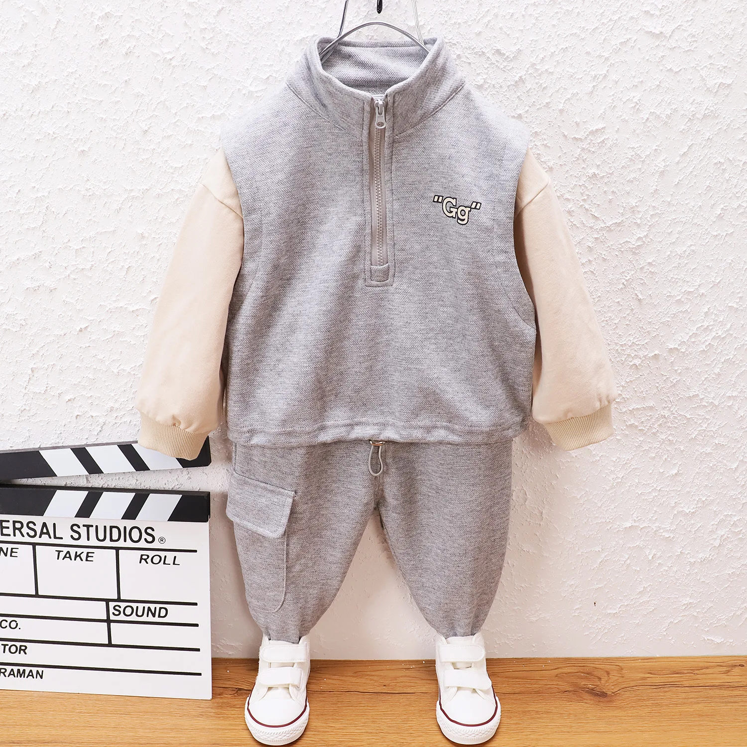 Children's clothing children boys stand-up collar half zipper windproof stitching sleeve spring and autumn two-piece suit
Children's clothing children boys stand-up collar half zipper windproof stitching sleeve spring and autumn two-piece suit