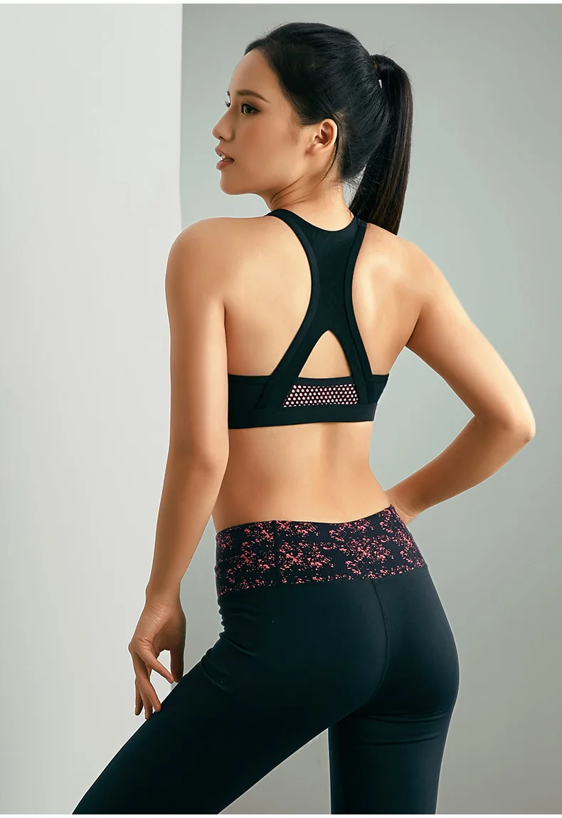 Running fitness bra high-intensity shockproof beauty back vest gathered sports bra yoga sports underwear women 
Running fitness bra high-intensity shockproof beauty back vest gathered sports bra yoga sports underwear women