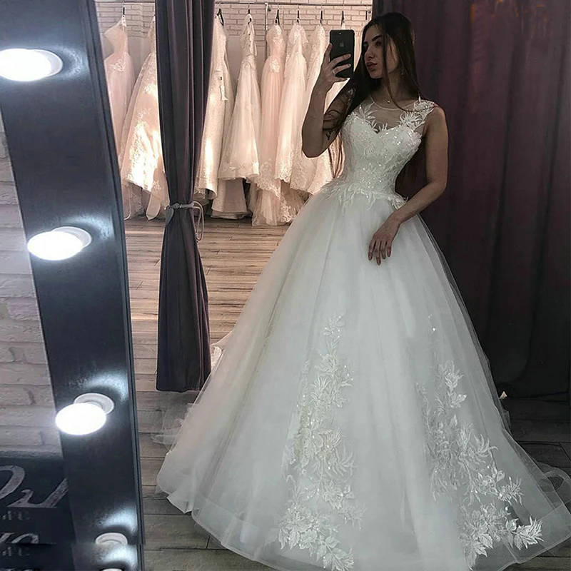 Boho Applique Sleeveless Lace Wedding Dress 2021 Princess A-Line Long Court Train Bridal Gown Vestido De Noiva Custom Made
Boho Applique Sleeveless Lace Wedding Dress 2021 Princess A-Line Long Court Train Bridal Gown Vestido De Noiva Custom Made
