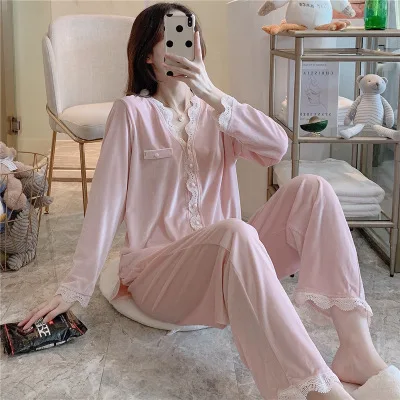 New trendy gold velvet ladies pajamas long sleeve trousers autumn and winter two piece suit home service can be worn outside
New trendy gold velvet ladies pajamas long sleeve trousers autumn and winter two piece suit home service can be worn outside