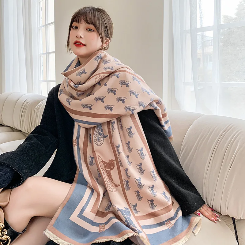 2021 brand cashmere scarf Fashion temperament versatile double-sided thick warm scarf shawl headscarf fringed outer long scarf S 
2021 brand cashmere scarf Fashion temperament versatile double-sided thick warm scarf shawl headscarf fringed outer long scarf S