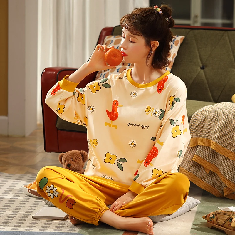 Autumn Winter Women's Pajamas Sets with Flower Print Fashion Luxury Female Cotton Two Pieces Top + Pants Nighties Sleepwear
Autumn Winter Women's Pajamas Sets with Flower Print Fashion Luxury Female Cotton Two Pieces Top + Pants Nighties Sleepwear