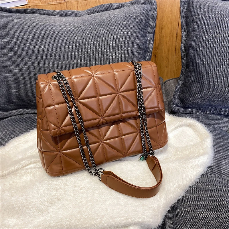Metal Chain Shoulder Bag 2021 Women's Brand Leather Quilted Flap Bags Fashion Women Crossbody Bag Large Capacity Totes Bag
Metal Chain Shoulder Bag 2021 Women's Brand Leather Quilted Flap Bags Fashion Women Crossbody Bag Large Capacity Totes Bag