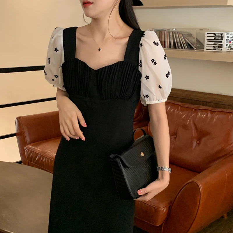 ZOSOL Temperament light mature style square neck stitching bubble sleeve pleated slim dress
ZOSOL Temperament light mature style square neck stitching bubble sleeve pleated slim dress