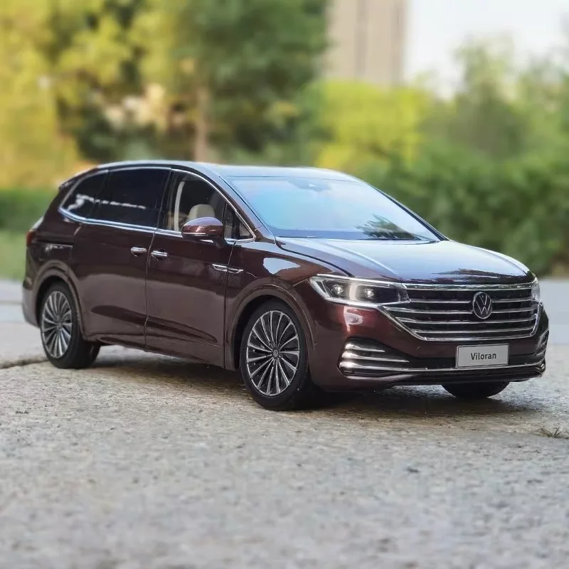 Original Authorized Authentic 1::18 Volkswage n Viloran Toys car models for gift, collection
Original Authorized Authentic 1::18 Volkswage n Viloran Toys car models for gift, collection