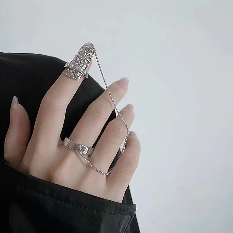 Nail Ring Trendy Fashion Personality Men Women Personality Chain Pearl Texture Irregular Lava Design Ring Gift Box
Nail Ring Trendy Fashion Personality Men Women Personality Chain Pearl Texture Irregular Lava Design Ring Gift Box