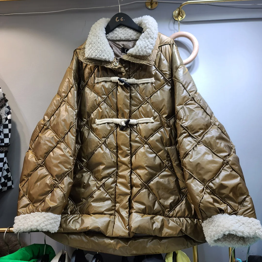 Argyle faux lamb fur collar vintage chic down jacket women coffee lazy style loose duck down coat winter female parka outerwear
Argyle faux lamb fur collar vintage chic down jacket women coffee lazy style loose duck down coat winter female parka outerwear