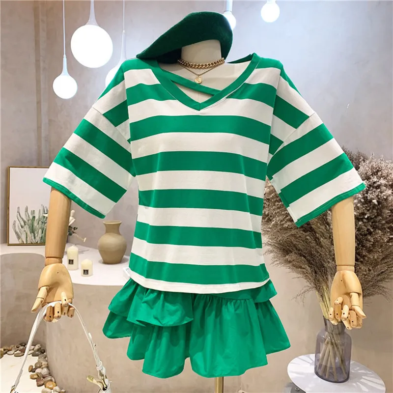 New Women's Clothing Summer 2021 Fashion V-neck design Loose Striped short sleeve T-shirt bottoming Top
New Women's Clothing Summer 2021 Fashion V-neck design Loose Striped short sleeve T-shirt bottoming Top