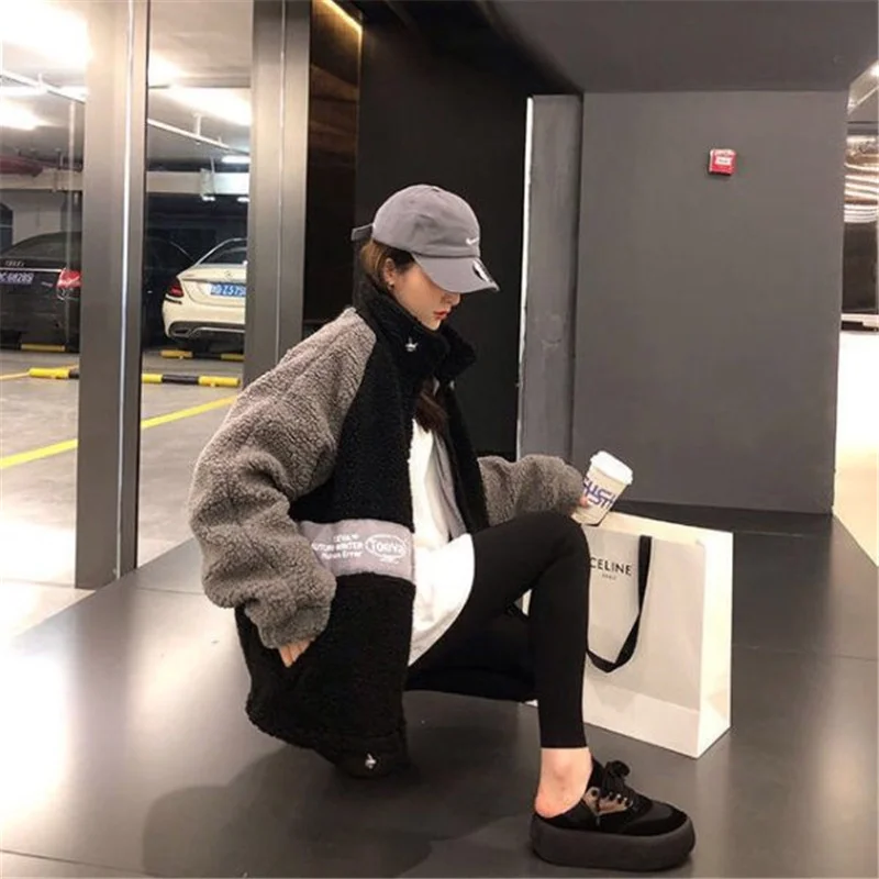 Korean Fashion Lamb Wool Coat Women Winter New Fleece-Lined Thicken Harajuku BF Cotton Coat Thickening Couple Wear Streetwear
Korean Fashion Lamb Wool Coat Women Winter New Fleece-Lined Thicken Harajuku BF Cotton Coat Thickening Couple Wear Streetwear