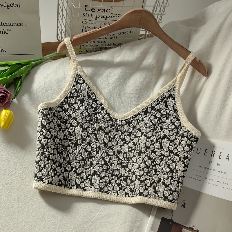 Винтажная туника с V-образным вырезом, топ на бретелях-спагетти, модный кроп-топ с принтом в Корейском стиле, новинка 2021, модный топ, уличная о...
Винтажная туника с V-образным вырезом, топ на бретелях-спагетти, модный кроп-топ с принтом в Корейском стиле, новинка 2021, модный топ, уличная о...