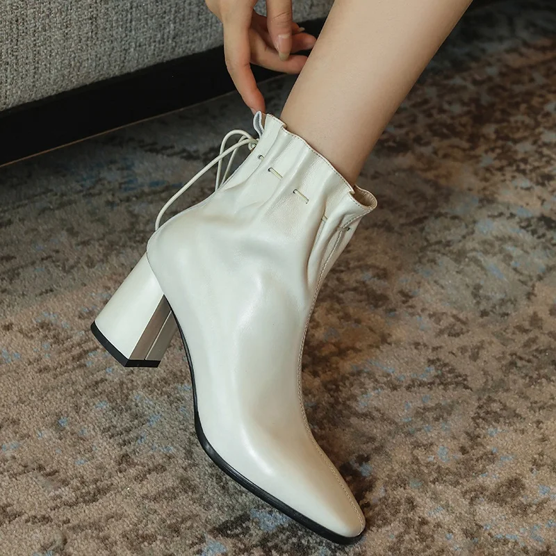 Concise Women Ankle Boots New Autumn Winter High Heels Shoes Woman Genuine Leather Pointed Toe Black Elegant Office Basic Boots
Concise Women Ankle Boots New Autumn Winter High Heels Shoes Woman Genuine Leather Pointed Toe Black Elegant Office Basic Boots