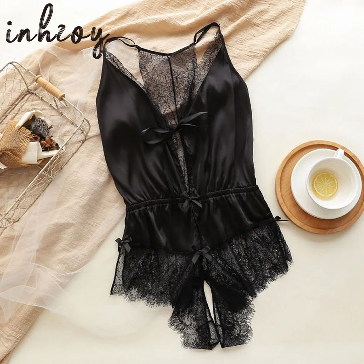 White One Piece Bodysuit Beauty Back Hollow Lace Sexy Women Embroidery Deep V Jumpsuit Overalls Femlae Body Leisure Tops
White One Piece Bodysuit Beauty Back Hollow Lace Sexy Women Embroidery Deep V Jumpsuit Overalls Femlae Body Leisure Tops