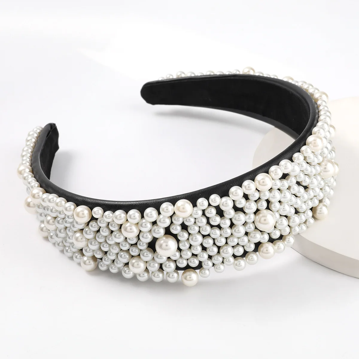 Fashion Artificial Leather Imitation Pearl Headband Female Creative Wide-sided Elegant Headband Jewelry Accessories
Fashion Artificial Leather Imitation Pearl Headband Female Creative Wide-sided Elegant Headband Jewelry Accessories