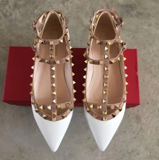 Genuine Leather Women Ballet flats Top Quality Women strap rivets Pointed toe Shoes Soft Breathable Women's Flats Shoes 35-42 
Genuine Leather Women Ballet flats Top Quality Women strap rivets Pointed toe Shoes Soft Breathable Women's Flats Shoes 35-42