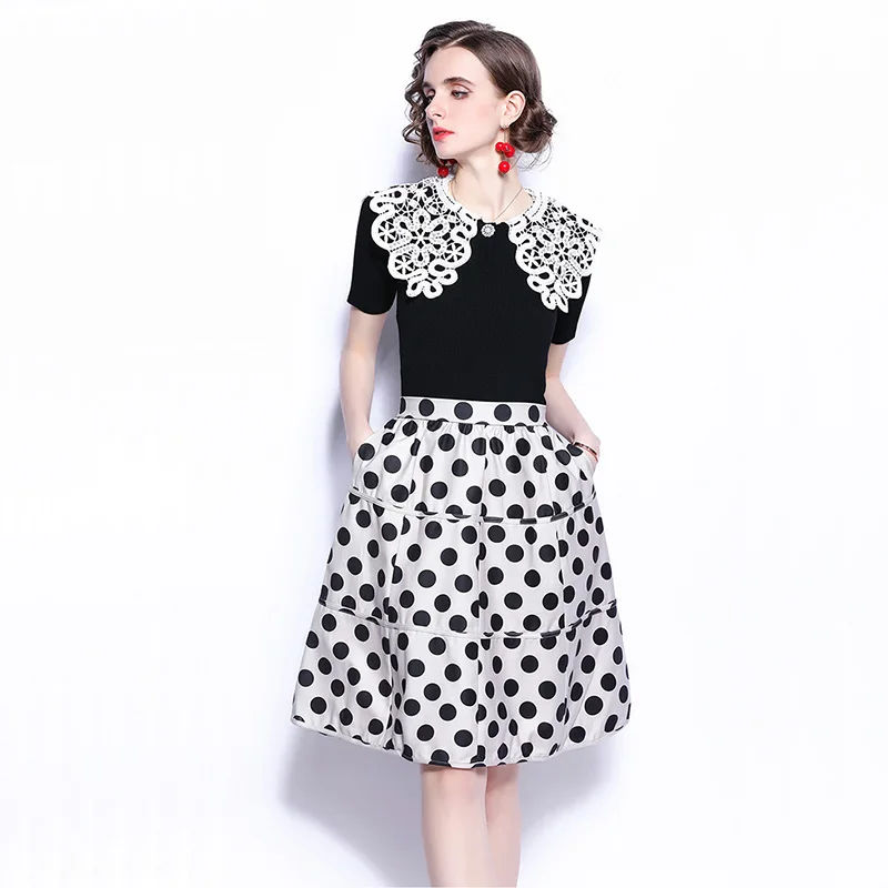 2021 Women Summer Designer Elegant Sexy Party Two Piece Set New Female Lace Peter Pan Collar Black Knit Top+Polka Dot Skirt Set
2021 Women Summer Designer Elegant Sexy Party Two Piece Set New Female Lace Peter Pan Collar Black Knit Top+Polka Dot Skirt Set