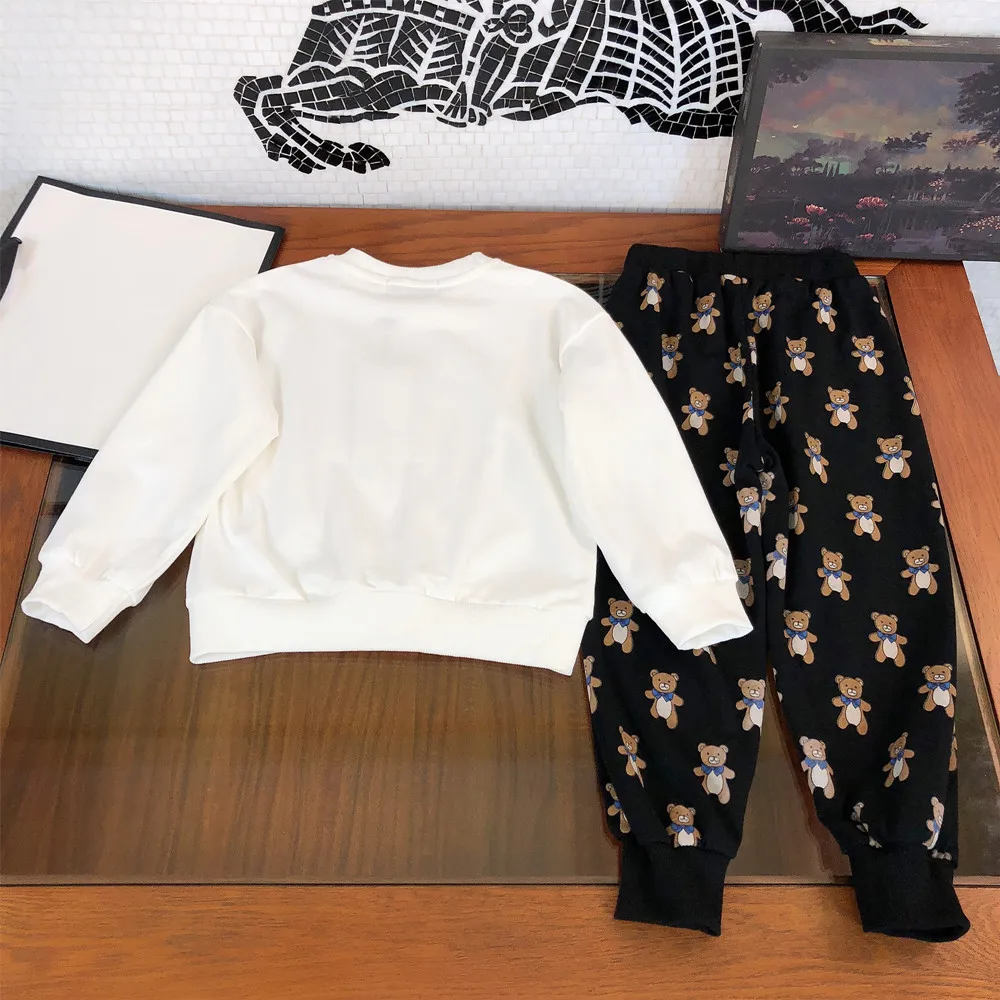 2021 autumn/winter model big kids cartoon hedging foreign style trousers two-piece suit pants high-end children's clothing boys'
2021 autumn/winter model big kids cartoon hedging foreign style trousers two-piece suit pants high-end children's clothing boys'