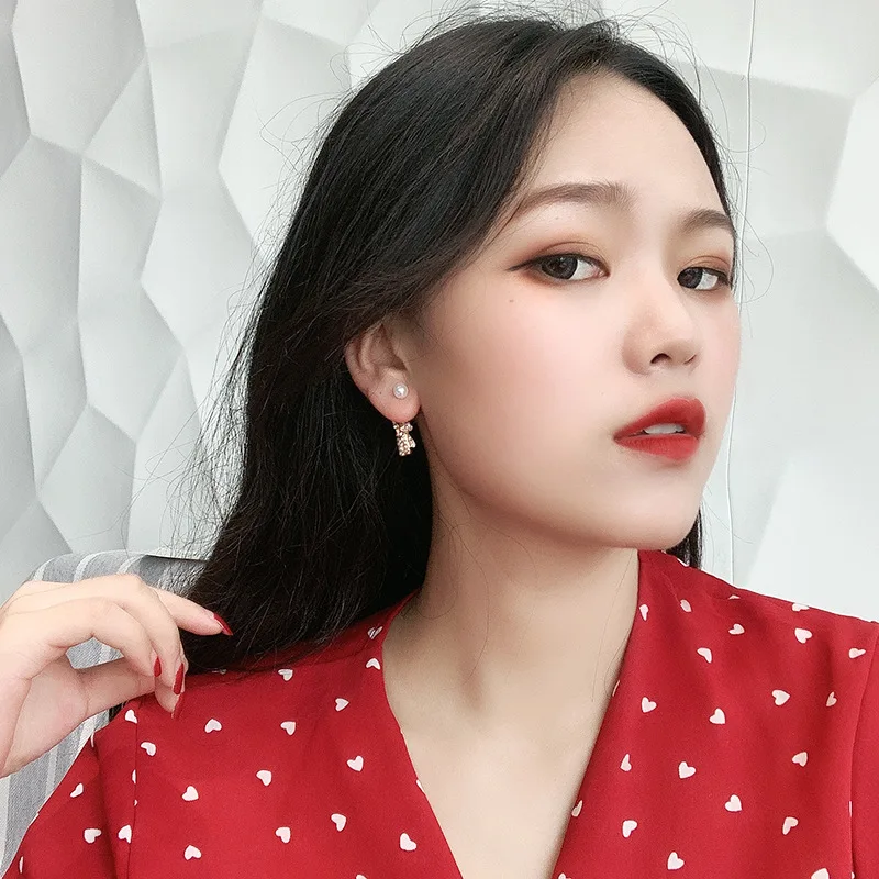 DREJEW Cute Small Bear Rhinestone Pearl Statement Dangle Earrings Christmas 925 Alloy Drop Earrings for Women Jewelry HE9641
DREJEW Cute Small Bear Rhinestone Pearl Statement Dangle Earrings Christmas 925 Alloy Drop Earrings for Women Jewelry HE9641