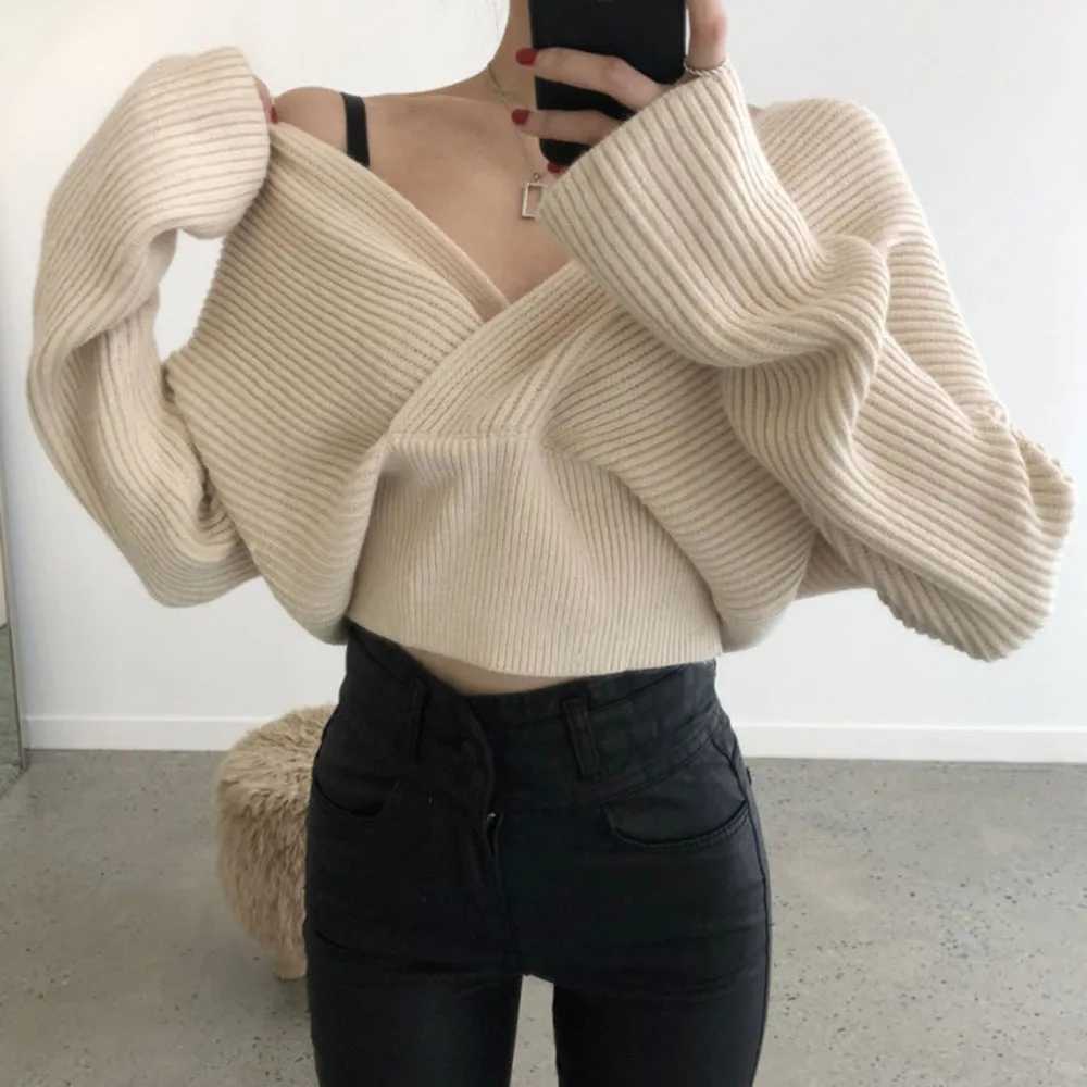 Korean Autumn Sweater Sexy Plunging Neck Crossover Loose Bat Sleeve Knitted Pullover Tops Winter 2021 Chic Short Sweaters
Korean Autumn Sweater Sexy Plunging Neck Crossover Loose Bat Sleeve Knitted Pullover Tops Winter 2021 Chic Short Sweaters