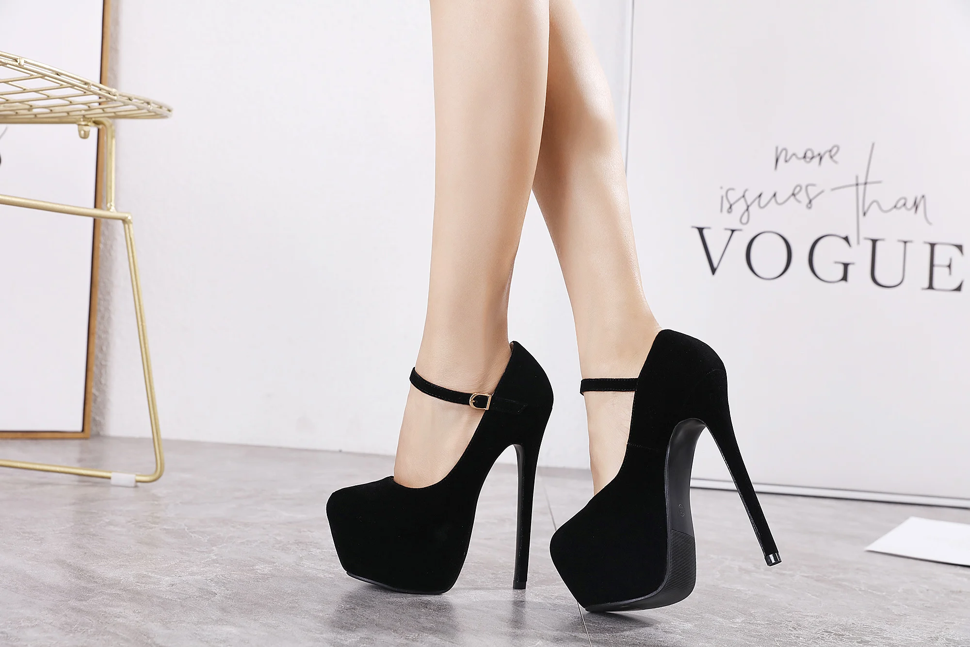 NIUFUNI Black Sexy Suede Waterproof Platform Ultra-fine High-heeled Women's Sandals Round Toe With Buckle Women's Shoes Simple
NIUFUNI Black Sexy Suede Waterproof Platform Ultra-fine High-heeled Women's Sandals Round Toe With Buckle Women's Shoes Simple