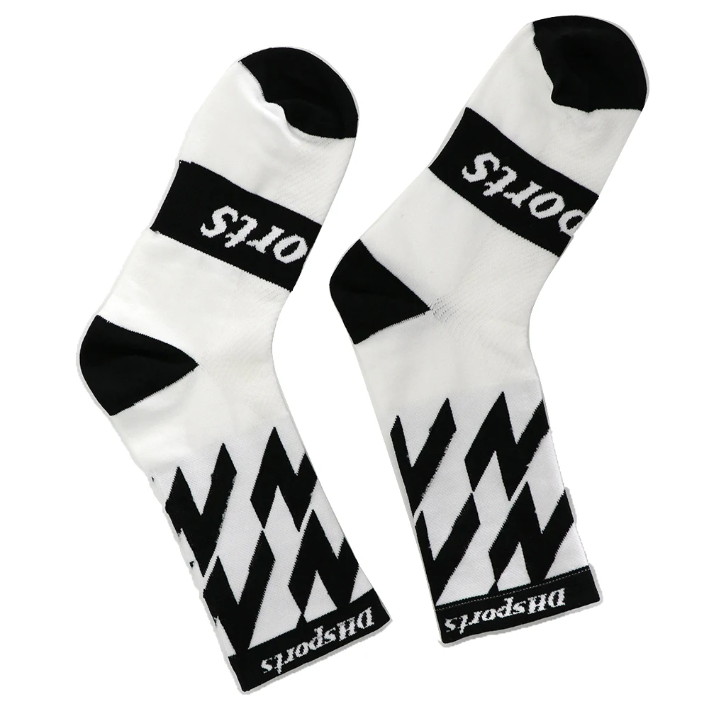 1 Pair Performance Sport Cycling Sock Breathable Sweat-absorbent Racing Sock 
1 Pair Performance Sport Cycling Sock Breathable Sweat-absorbent Racing Sock