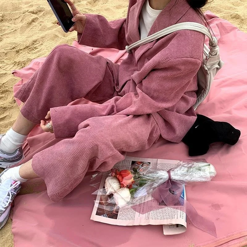 Женские вельветовые костюмы, розовый блейзер и брюки, фиолетовый комплект из 2 предметов, осенняя одежда 2021, костюм с топом и брюками, корейс...
Женские вельветовые костюмы, розовый блейзер и брюки, фиолетовый комплект из 2 предметов, осенняя одежда 2021, костюм с топом и брюками, корейс...