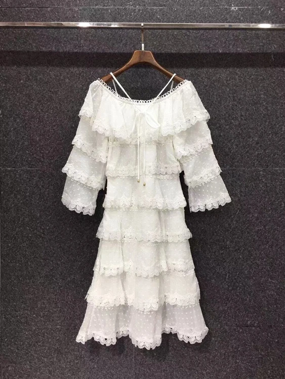 2020 autumn and winter new fashion women's pure color water-soluble embroidery layered stitching dress 1213
2020 autumn and winter new fashion women's pure color water-soluble embroidery layered stitching dress 1213