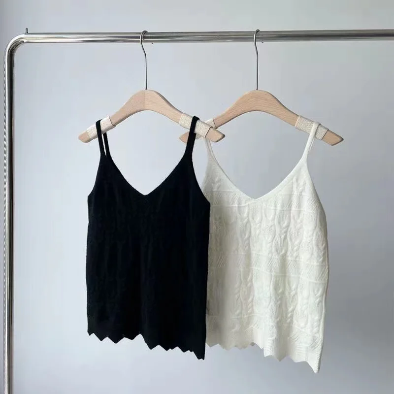 2021 Pre-Fall Runway Vintage Cashmere Pullover Women Vest O-neck Jacquard Crochet Sleeveless Knitted Jumper
2021 Pre-Fall Runway Vintage Cashmere Pullover Women Vest O-neck Jacquard Crochet Sleeveless Knitted Jumper