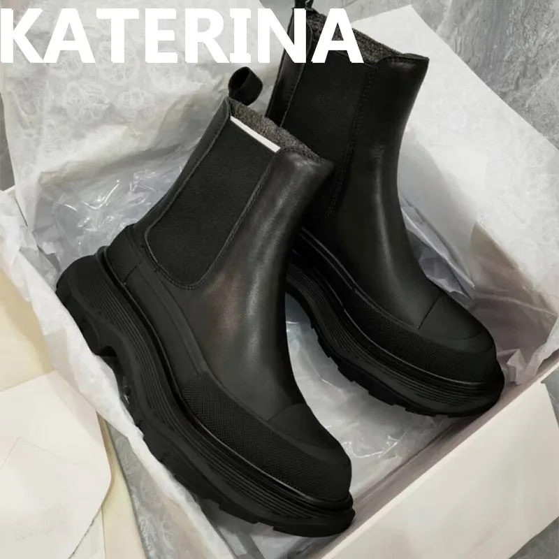 Big Size 45 Ankle Boots Thick Bottom Wedge Heel Leather Slip On Outdoor Runway Boots Mixed Color Height Increased Brand 2021
Big Size 45 Ankle Boots Thick Bottom Wedge Heel Leather Slip On Outdoor Runway Boots Mixed Color Height Increased Brand 2021