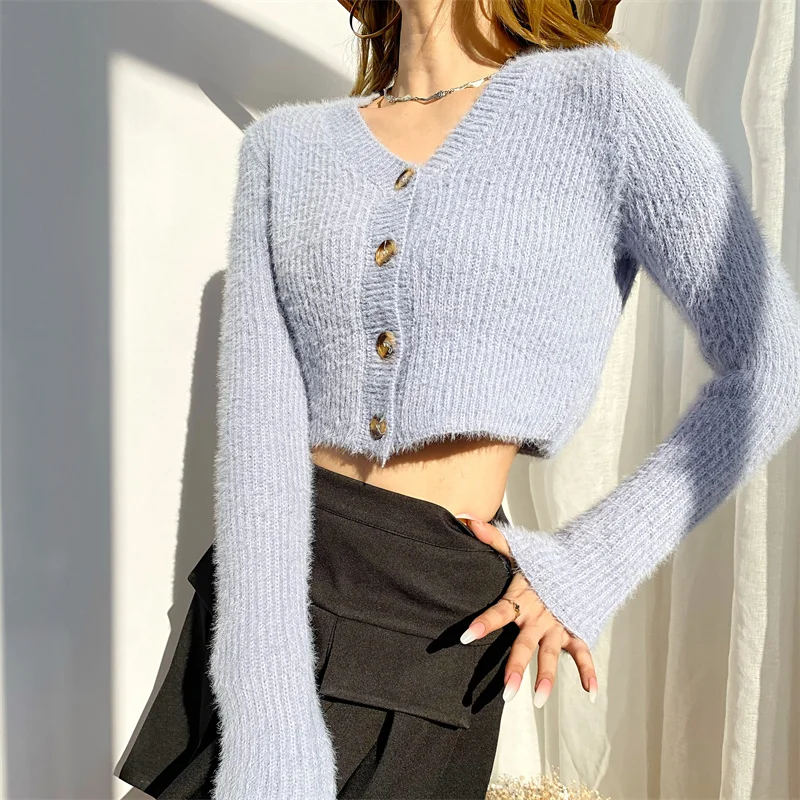 Ladies Autumn Single-breasted Knitwear Girls Solid Color Imitation Mink V-neck Long Sleeve Short Coat Slim Knitted Cardigan
Ladies Autumn Single-breasted Knitwear Girls Solid Color Imitation Mink V-neck Long Sleeve Short Coat Slim Knitted Cardigan