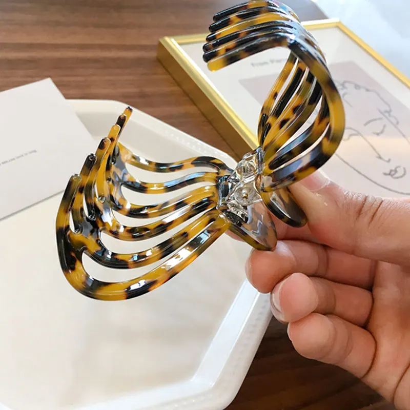 Geometric Barrette Fashion Acrylic Hair Claws for Women Acetate Hollow Hair Clip Female Hairpins Large Ponytail Hair Accessories
Geometric Barrette Fashion Acrylic Hair Claws for Women Acetate Hollow Hair Clip Female Hairpins Large Ponytail Hair Accessories