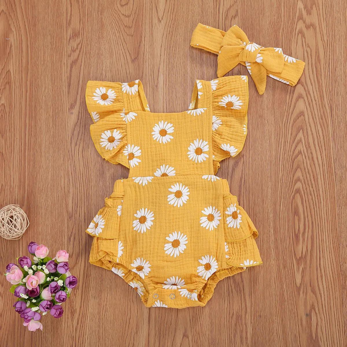 2020 Summer Newborn Baby Girls Sweet Daisy Print Outfits Ruffles Bodysuit Headband 2PCS Cotton Linen Clothes Set 0-24M
2020 Summer Newborn Baby Girls Sweet Daisy Print Outfits Ruffles Bodysuit Headband 2PCS Cotton Linen Clothes Set 0-24M