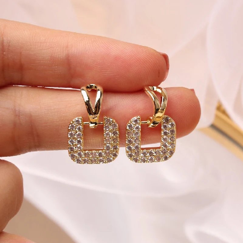 Gold Luxury Zircon Earrings for Women Square Round Exquisite Stud Earrings Girl Wedding Engagement Party Temperament Jewelry
Gold Luxury Zircon Earrings for Women Square Round Exquisite Stud Earrings Girl Wedding Engagement Party Temperament Jewelry