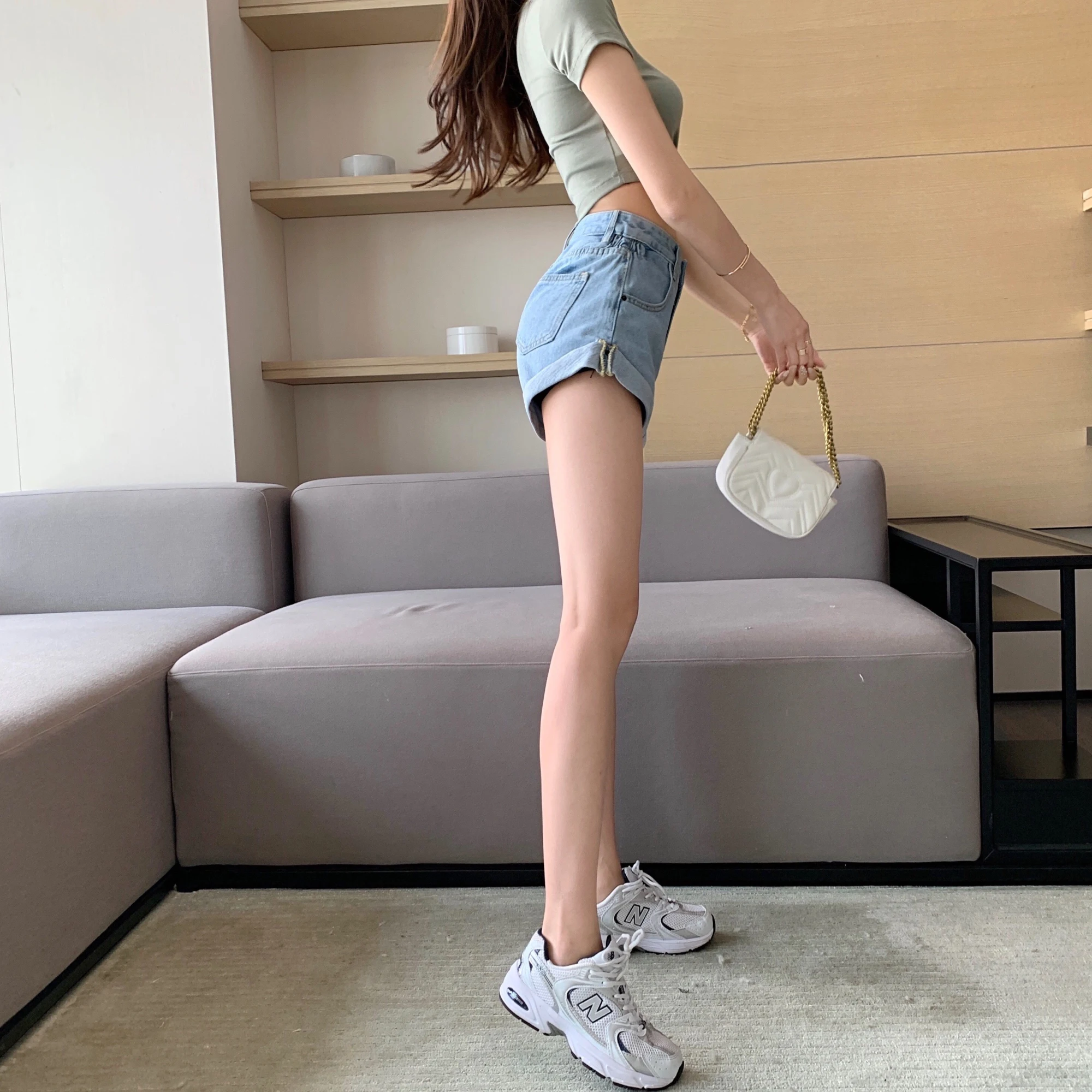 11 Candy Colors New Summer Women High Waist Button Wig Leg Jeans Shorts Casual Female Loose Fit Blue Denim Shorts Plus
11 Candy Colors New Summer Women High Waist Button Wig Leg Jeans Shorts Casual Female Loose Fit Blue Denim Shorts Plus