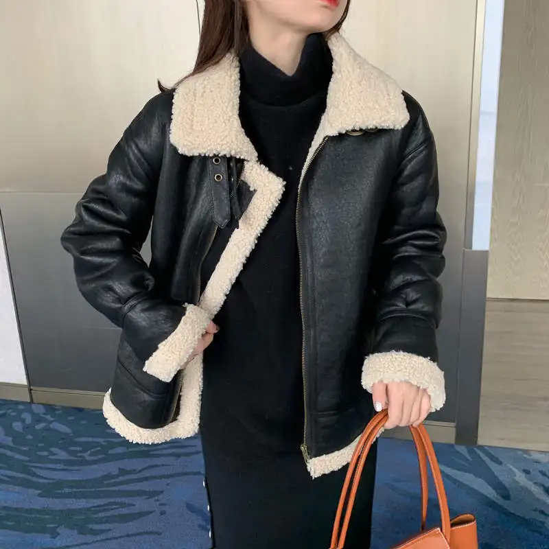 Lambs Wool Autumn Winter Leather Jacket Women Stand Collar Faux Leather Thicken Motorcycle Jacket Short Coat Women Parkas C6641
Lambs Wool Autumn Winter Leather Jacket Women Stand Collar Faux Leather Thicken Motorcycle Jacket Short Coat Women Parkas C6641