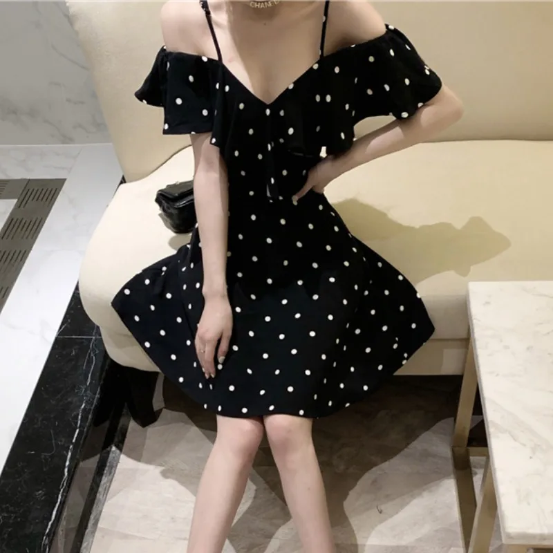 2020 new French wave point strap ruffled off-shoulder feminine dress Short Zippers Knee-Length Regular
2020 new French wave point strap ruffled off-shoulder feminine dress Short Zippers Knee-Length Regular