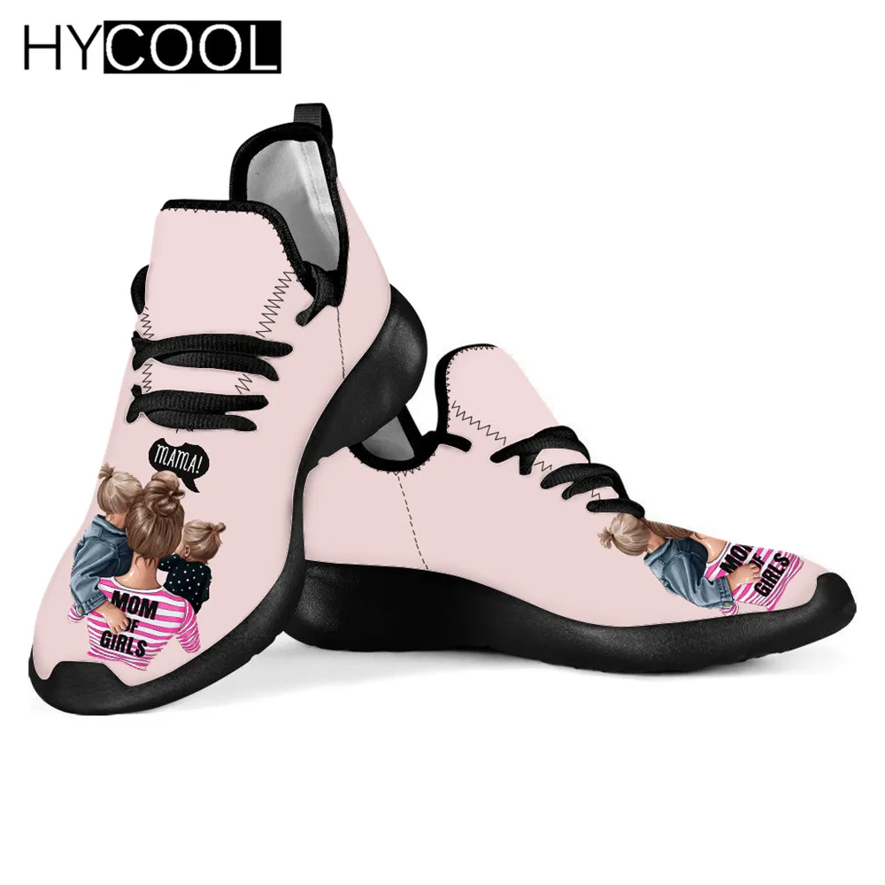 Сетчатые вязаные спортивные туфли HYCOOL для женщин с принтом Super Mom, легкие женские кроссовки на шнуровке для бега, удобная Уличная обувь
Сетчатые вязаные спортивные туфли HYCOOL для женщин с принтом Super Mom, легкие женские кроссовки на шнуровке для бега, удобная Уличная обувь
