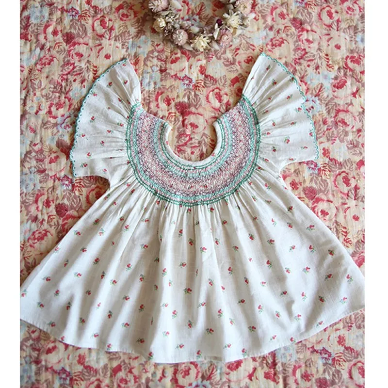 Bohemian style exquisite embroidered girls' tops Heavy industry makes high-quality and comfortable summer tops
Bohemian style exquisite embroidered girls' tops Heavy industry makes high-quality and comfortable summer tops