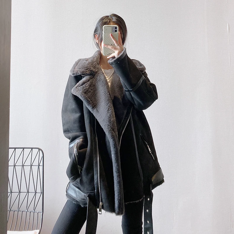 Women 2021 Fashion New Faux Fur Coat Women Fur Collar Leather Jacket Winter Ladies Casual Loose Warm Plush Thick Outerwear K146
Women 2021 Fashion New Faux Fur Coat Women Fur Collar Leather Jacket Winter Ladies Casual Loose Warm Plush Thick Outerwear K146